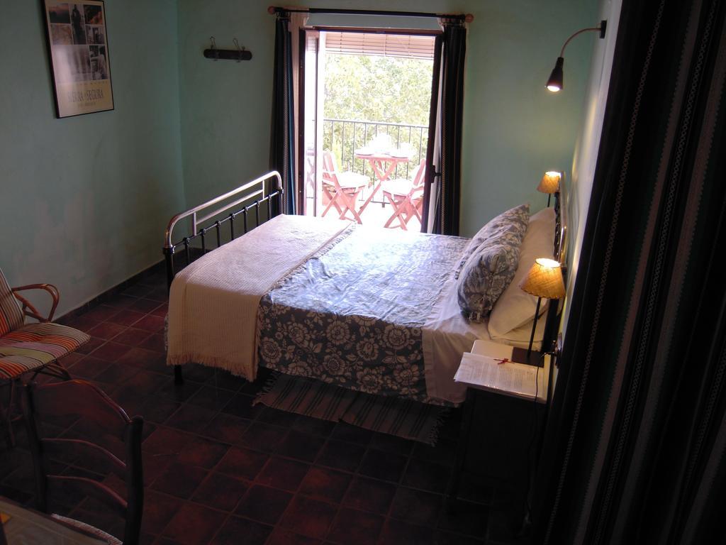 オルノス La Casa De La Abuela Clotildeゲストハウス 部屋 写真